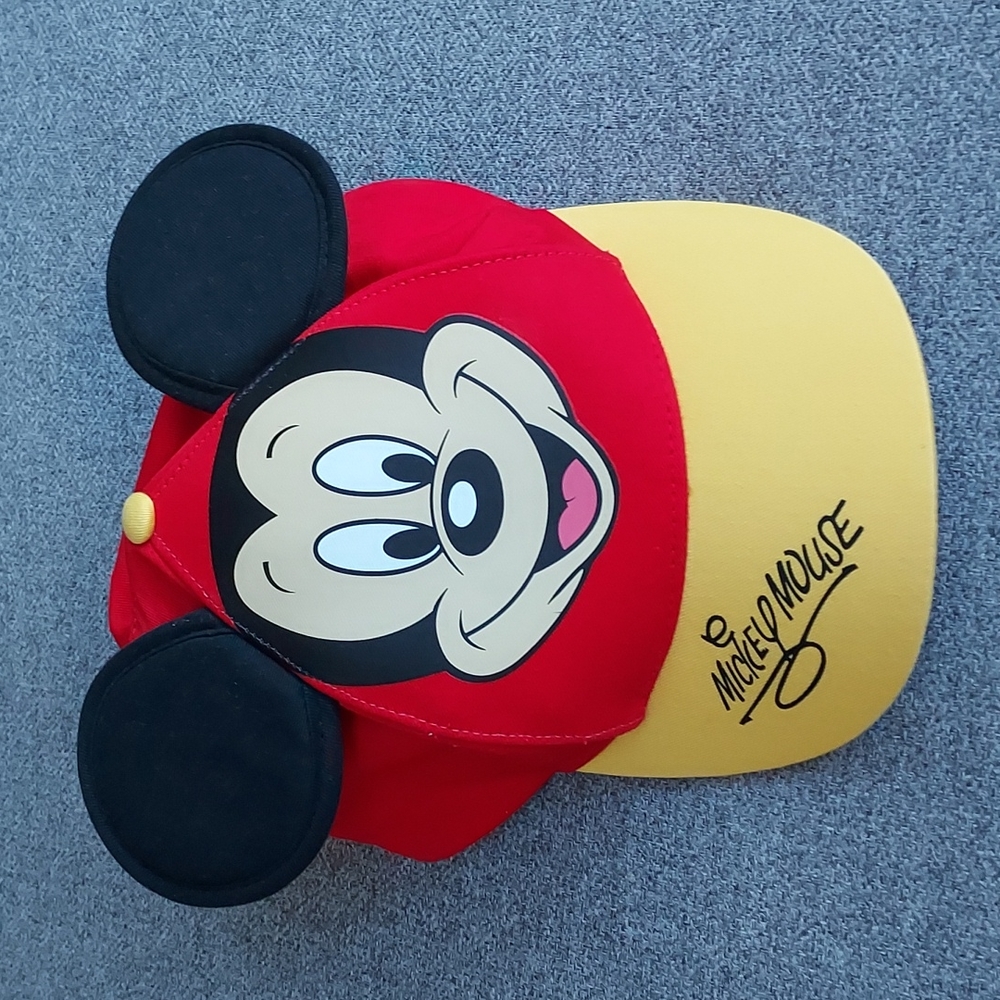 NWT Mickey Mouse Hat
